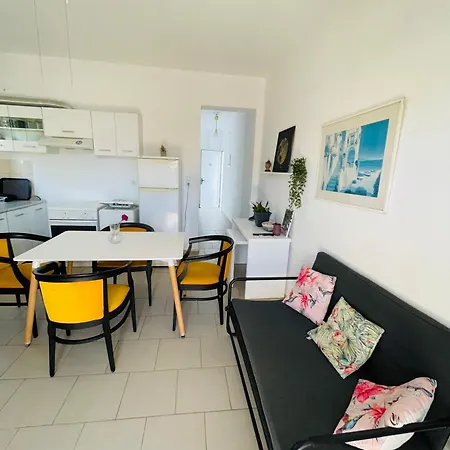 Sea La Vie Apartment *