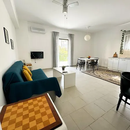 Sea La Vie Apartment *