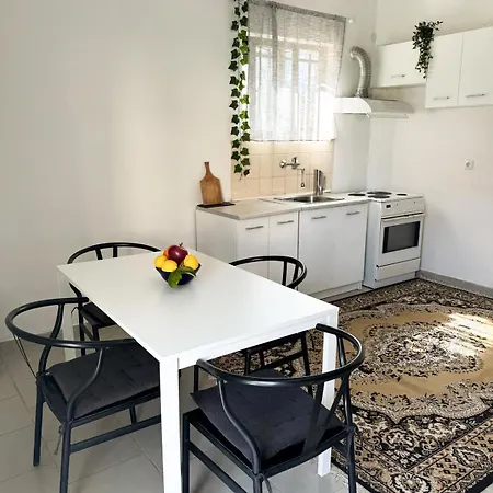Sea La Vie Apartment