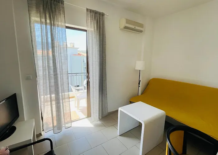 Sea La Vie * Ακράτα